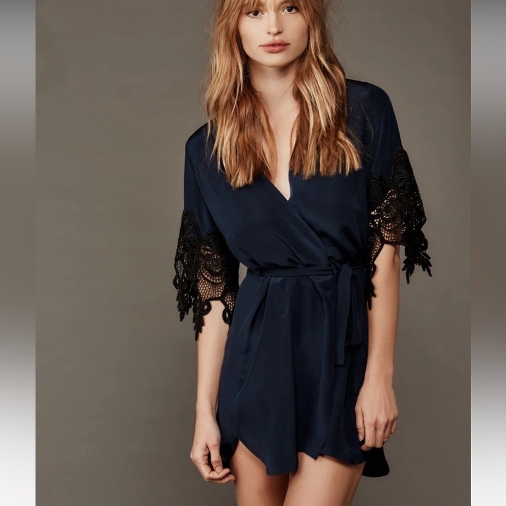 NWT Stone cold fox Silk and Lace robe